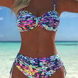 Bikinis su Abstrakčiais Raštais ir Plonomis Juostelėmis