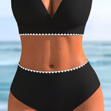 Bikinis su Dviem Kontrastinėmis Juostelėmis
