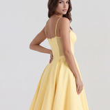 Ona | Neatsispiriamas elegantiškumas