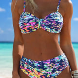Bikinis su Abstrakčiais Raštais ir Plonomis Juostelėmis