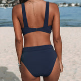 Spalvingas bikinis su aukštu liemeniu