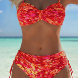 Bikinis su Abstrakčiais Raštais ir Plonomis Juostelėmis